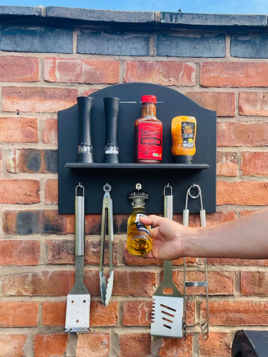 Estação de Churrasco - Porta Acessórios e Temperos com Abridor de Cerveja